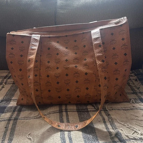 MCM Munchen Cognac Visetos Signature Leather and Canvas XXL Travel Tote Bag RARE - Picture 5 of 14